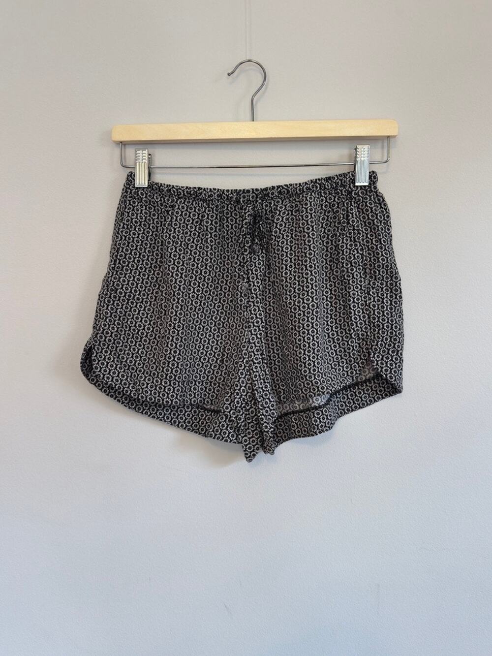 Brandy Melville Women's Shorts | Black and White Floral Pattern Baggy Pockets